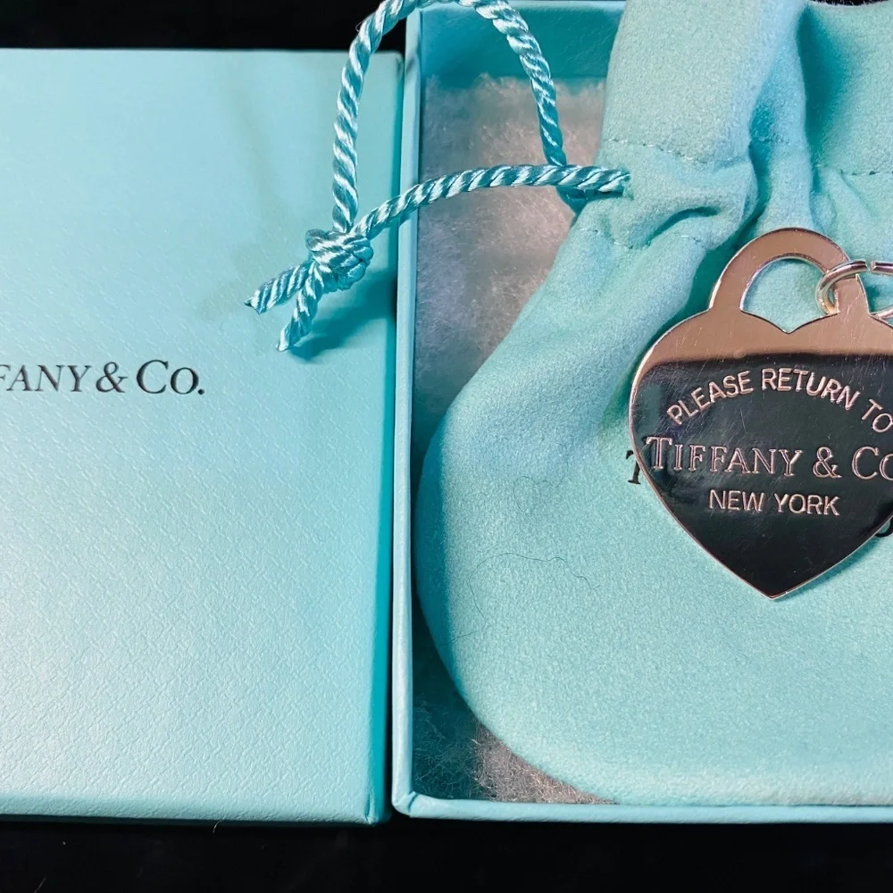 Tiffany & Co. Large Return to Tiffany Heart Charm  Sterling Silver NWT - Picture 5 of 6